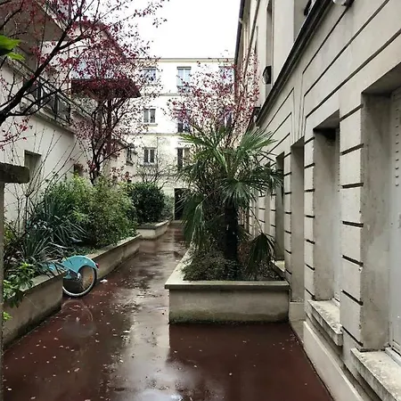 23 Rue De La Chapelle Апартаменты *