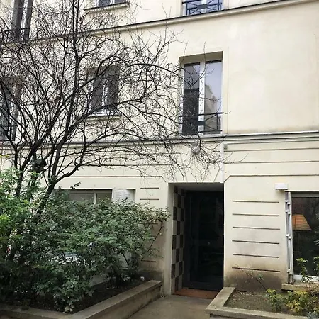 23 Rue De La Chapelle *